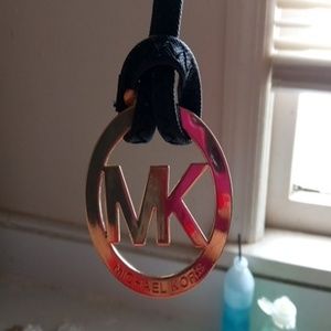 michael kors logo